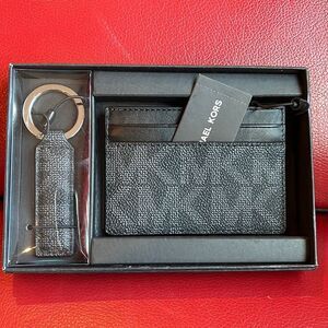 NWT Michael Kors card case/keychain